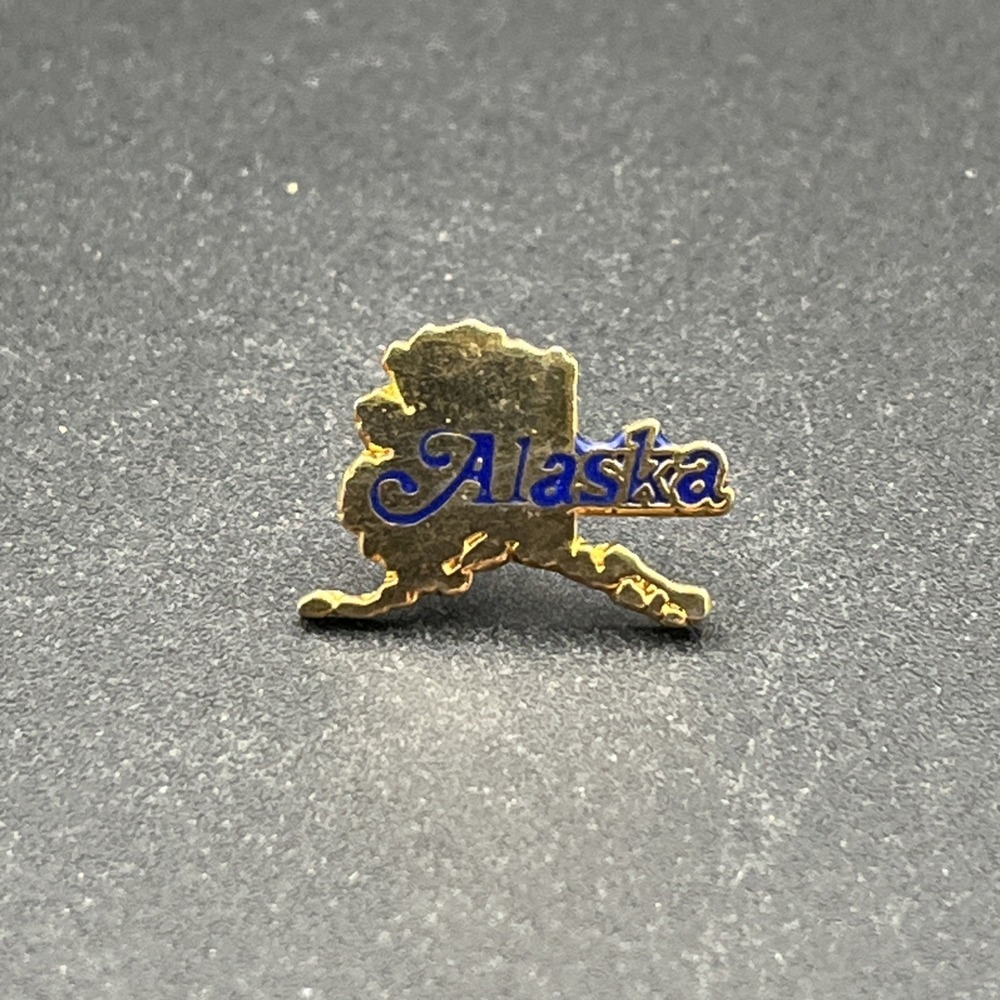 Alaska State Outline Gold Tone‎ Tiny Lapel Hat Pin